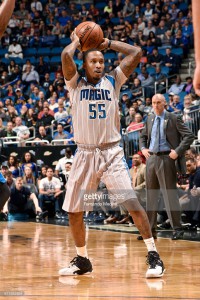 Brandon Jennings #55 of the Orlando Magic handles the ball during the game against the Dallas Mavericks on February 19, 2016 at Amway Center in Orlando, Florida Or.Bildnachweis: Fernando Medina