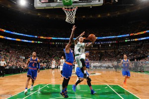 Isaiah Thomas #4 of the Boston Celtics shoots the ball against the New York Knicks on March 4, 2016 at the TD Garden in Boston, Massachusetts. March 04, 2016| Credit: Brian Babineau