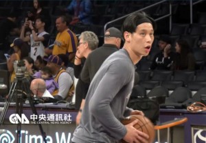 美国职篮NBA夏洛特黄蜂队台裔球星林书豪6日先发出赛攻下全队最高的21分。（中央社档案照片）