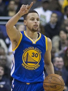 美国职篮NBA金州勇士队一哥柯瑞的伤势渐好转,但9日勇士季後赛第二轮作客波特兰拓荒者的第4战,柯瑞归阵的可能性仍不高。(取自维基共享平台/作者:Keith Allison)