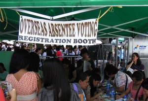Absentee-Voting-Registration-Booth