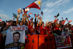 052516_du30miting