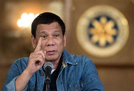菲律宾总统杜特地2日表示，他打算签署一项行政命令，让军队加入扫毒行动。