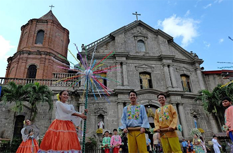 创立于1581年，是亚洲第一个专供葡萄牙圣人的教堂。教宗方济格发来贺函：「愿它能永久成爲传教事业的中心」。每年在皮拉，都会有7.5万到10万信徒朝拜。
