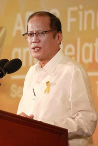 Apec-2015-Aquino-in-Cebu2-202x300