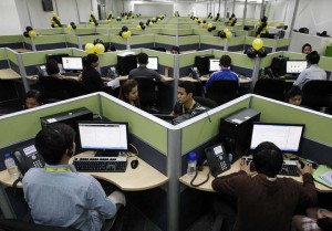 Call center (File Photo by Mark Balmores)