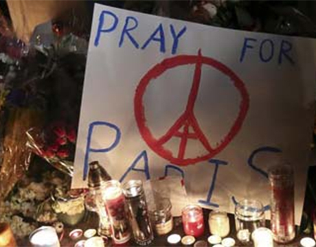 上周五在首都巴黎出现了一系列血腥袭击，在法国的菲律宾人全都安然无恙，但很多人都害怕伊斯兰国（ IS ）恐怖分子可能再次攻击。